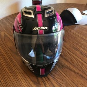 Women’s motorcycle helmet